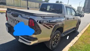 Toyota Hilux Revo Double Cab Deisel 2.8 AWD 2021 Silver