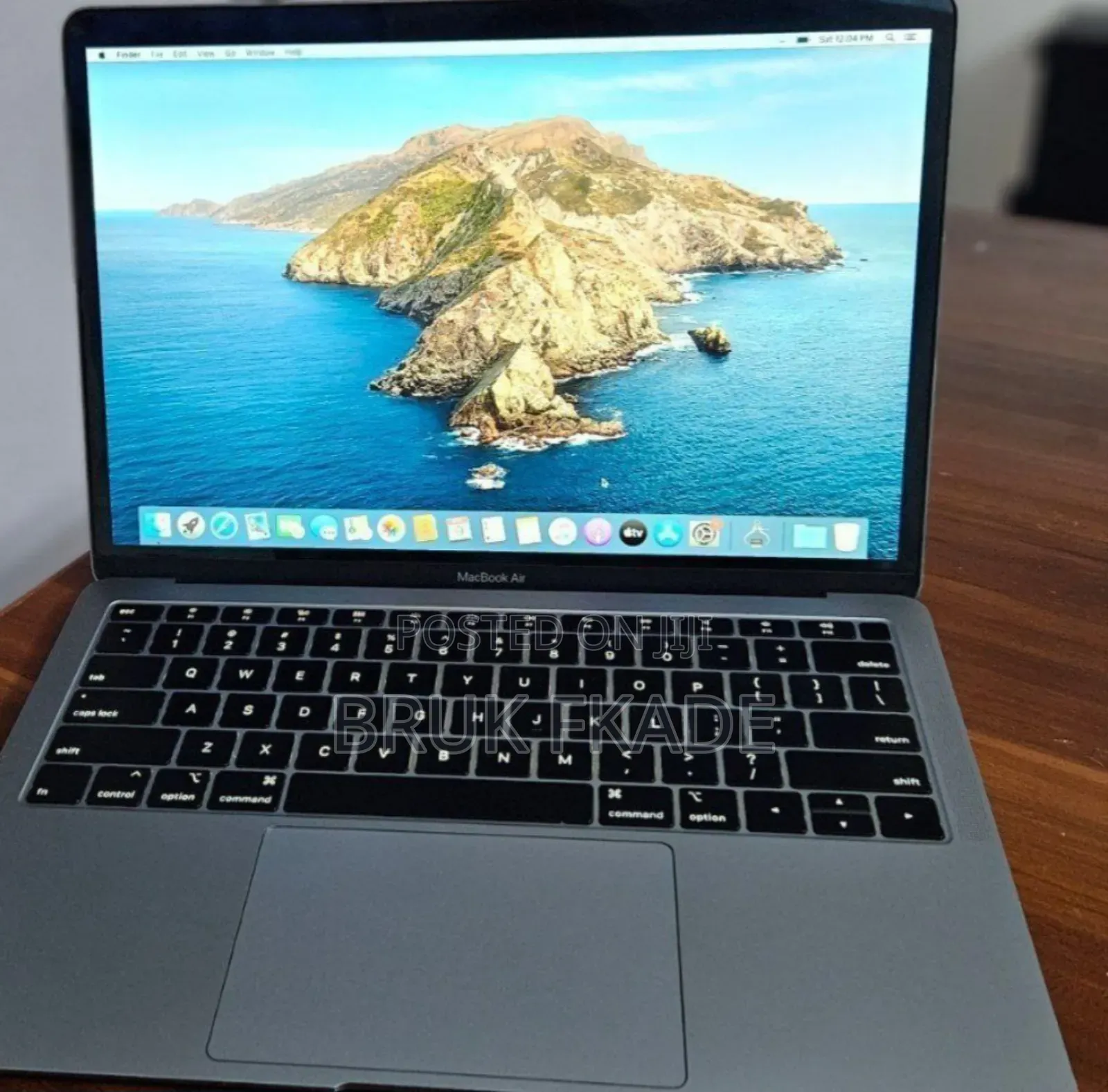 New Laptop Apple MacBook Pro 2019 8GB Intel Core I5 SSD 128GB