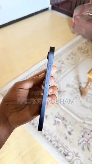 New Apple iPhone 16e 128 GB Black