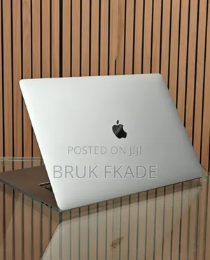 New Laptop Apple MacBook Pro 2019 16GB Intel Core I7 SSD 512GB