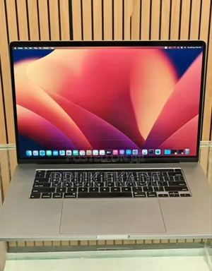 New Laptop Apple MacBook Pro 2019 16GB Intel Core I7 SSD 512GB