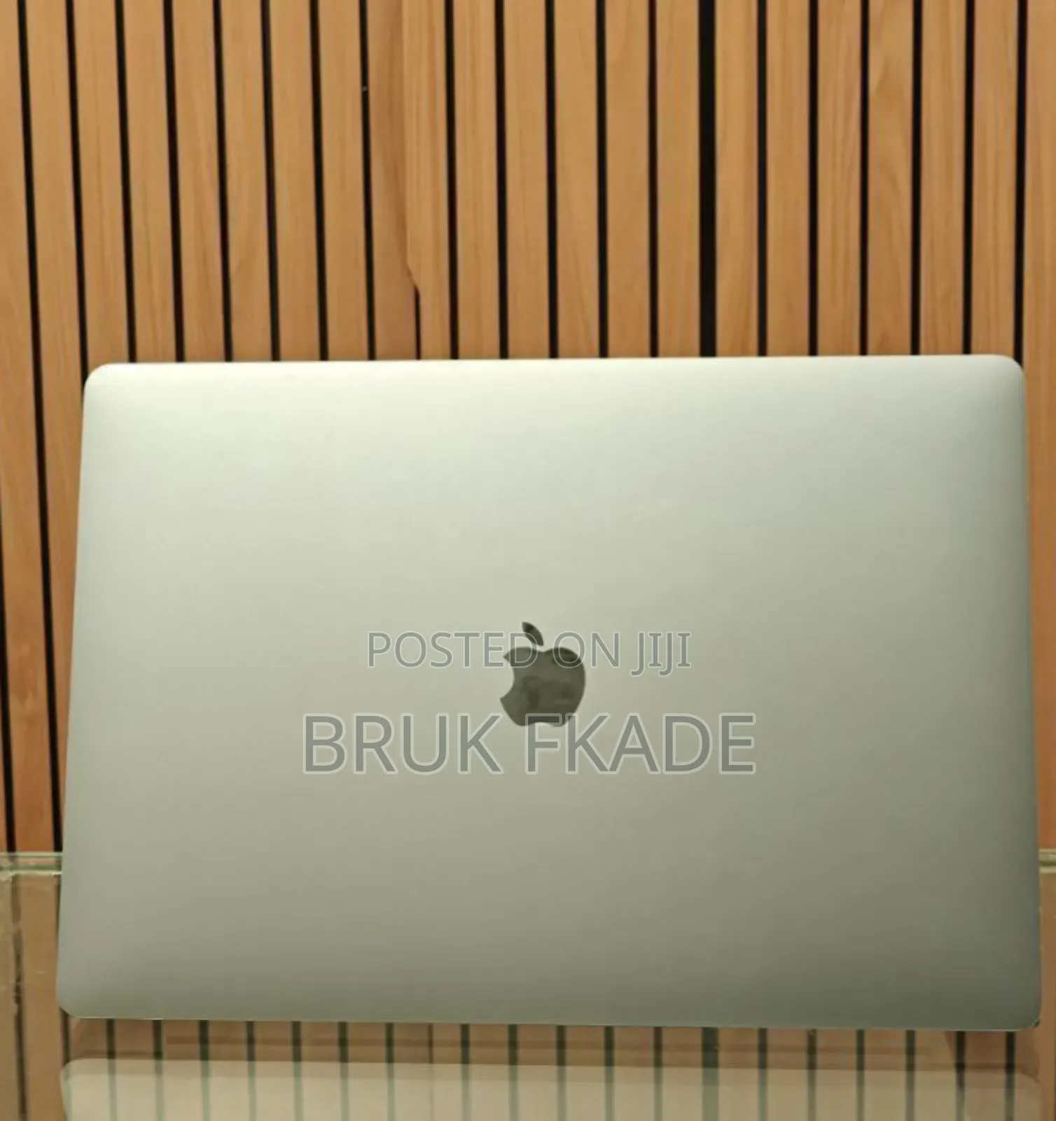 New Laptop Apple MacBook Pro 2019 16GB Intel Core I7 SSD 512GB