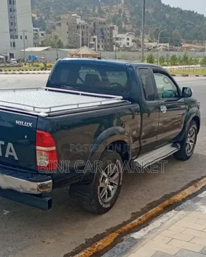 Toyota Hilux 2014 Black
