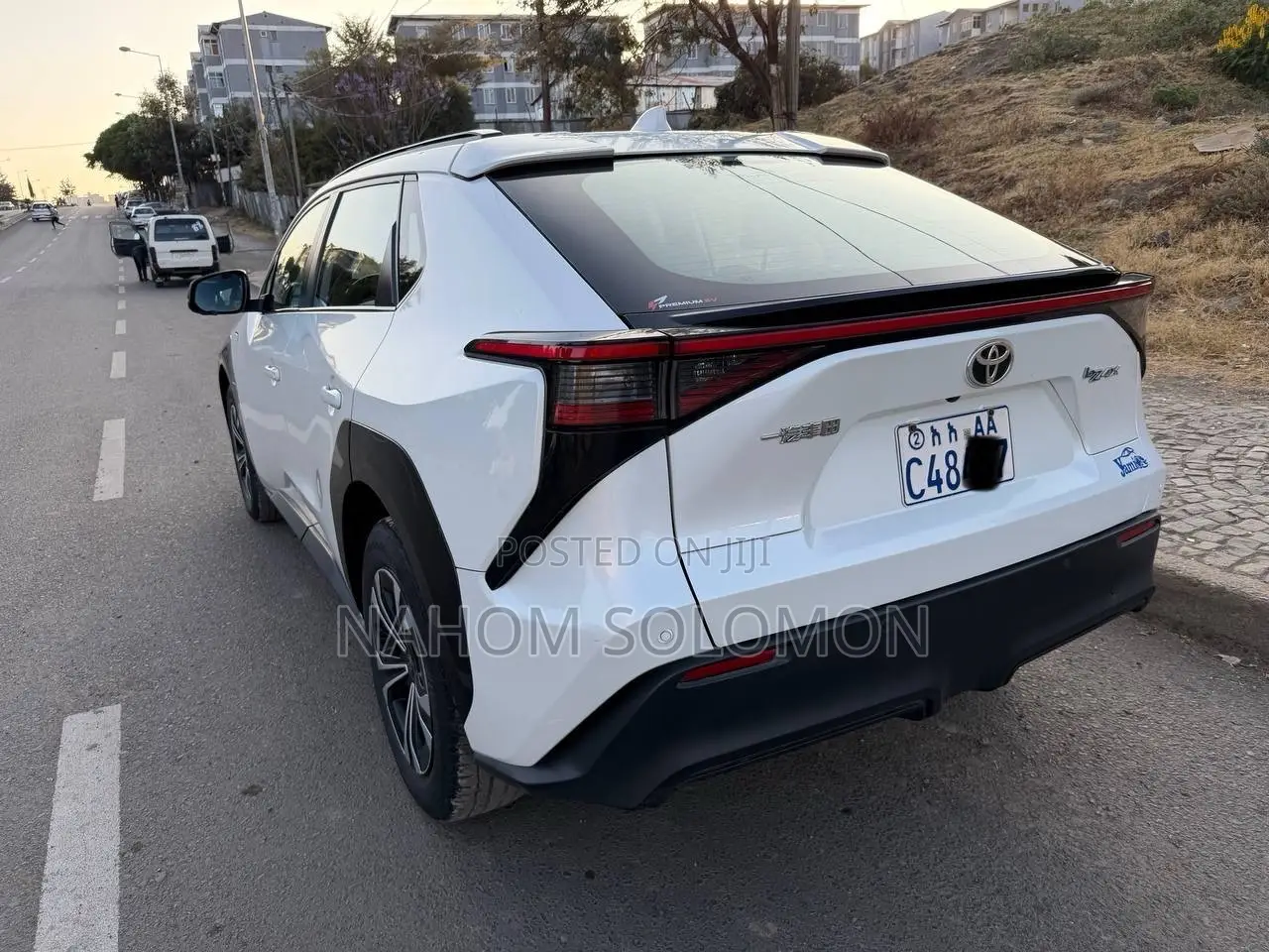 Toyota bZ4X 71.4 kWh FWD 2023 White
