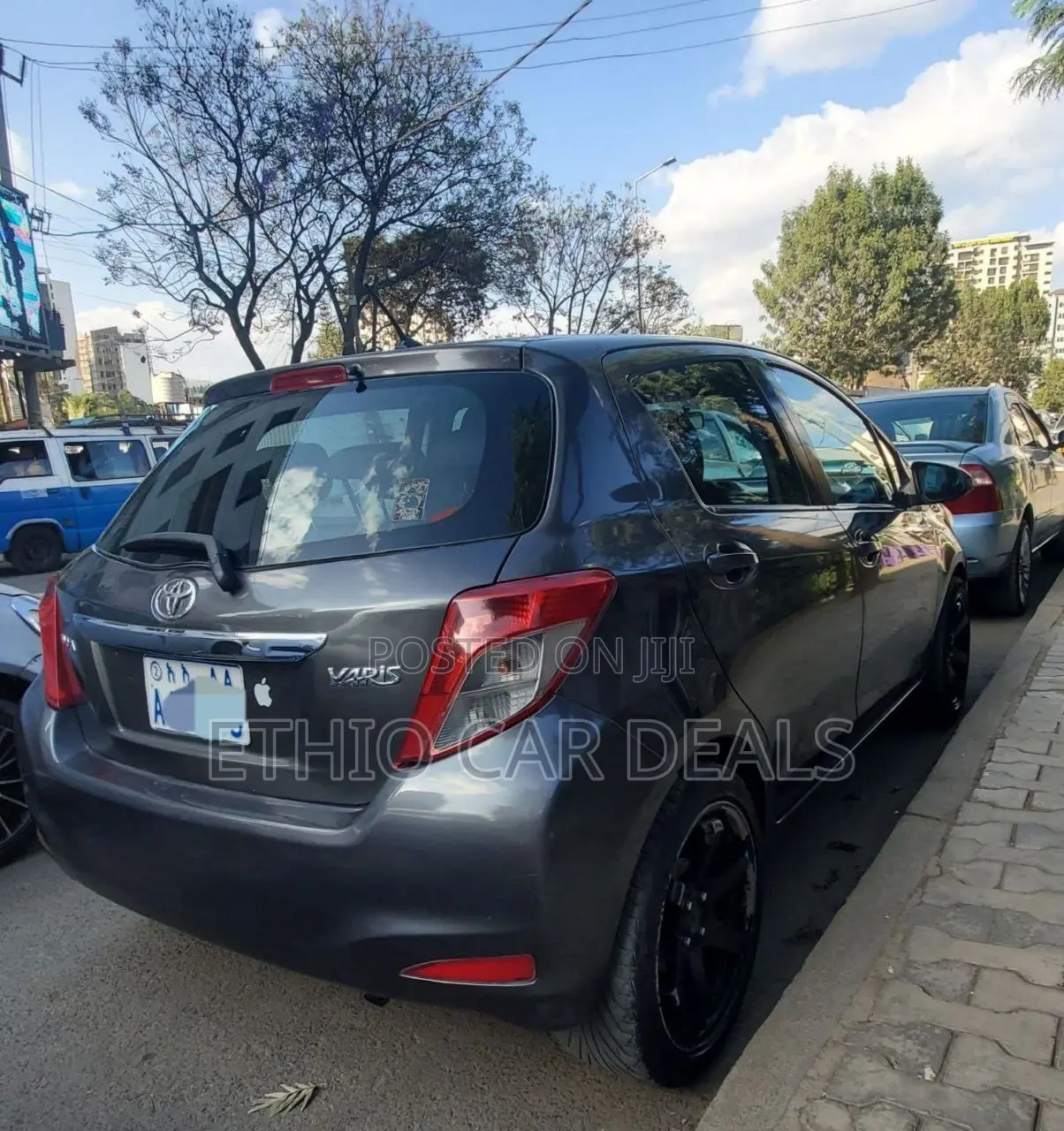 Toyota Yaris LE Hatchback 3dr 2012 Black