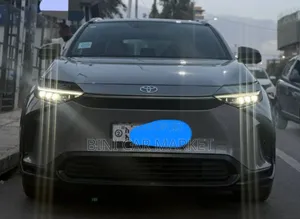 Toyota bZ4X 71.4 kWh AWD 2022 Gray