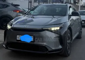 Toyota bZ4X 71.4 kWh AWD 2022 Gray