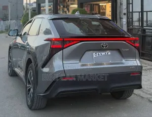 Toyota bZ4X 71.4 kWh AWD 2022 Gray