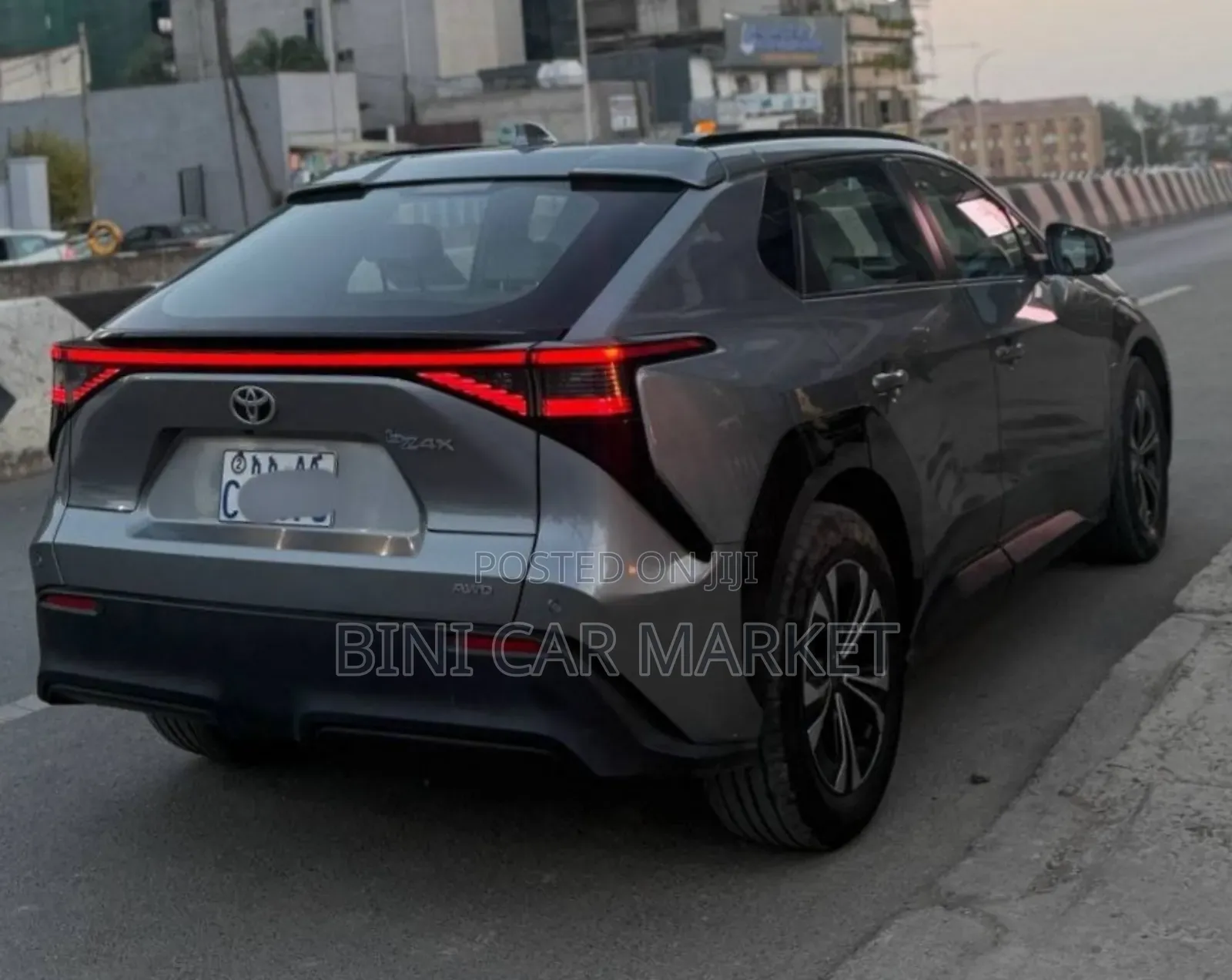 Toyota bZ4X 71.4 kWh AWD 2022 Gray