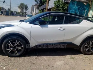 Toyota C-HR 2022 White