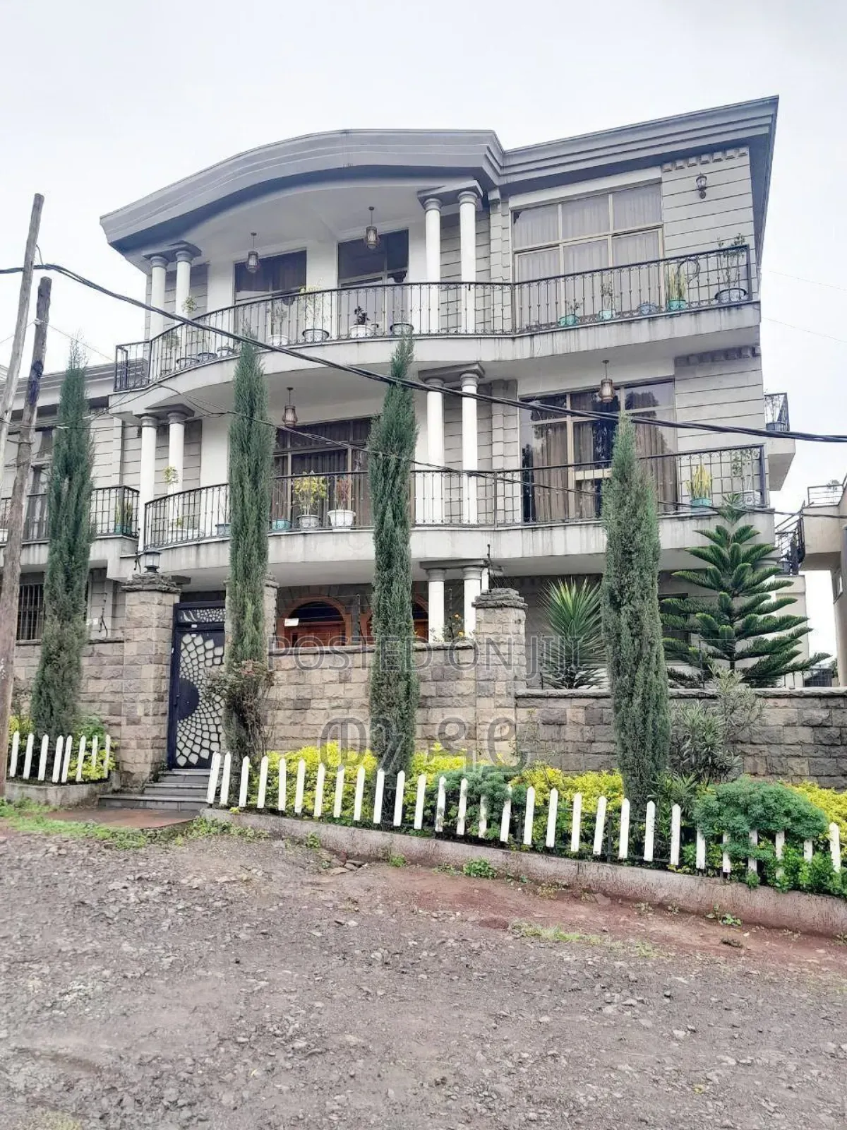 Furnished 4bdrm House in Bole for sale