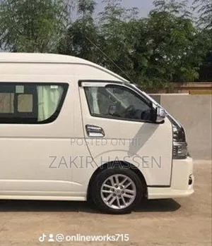Toyota HiAce 2019 White