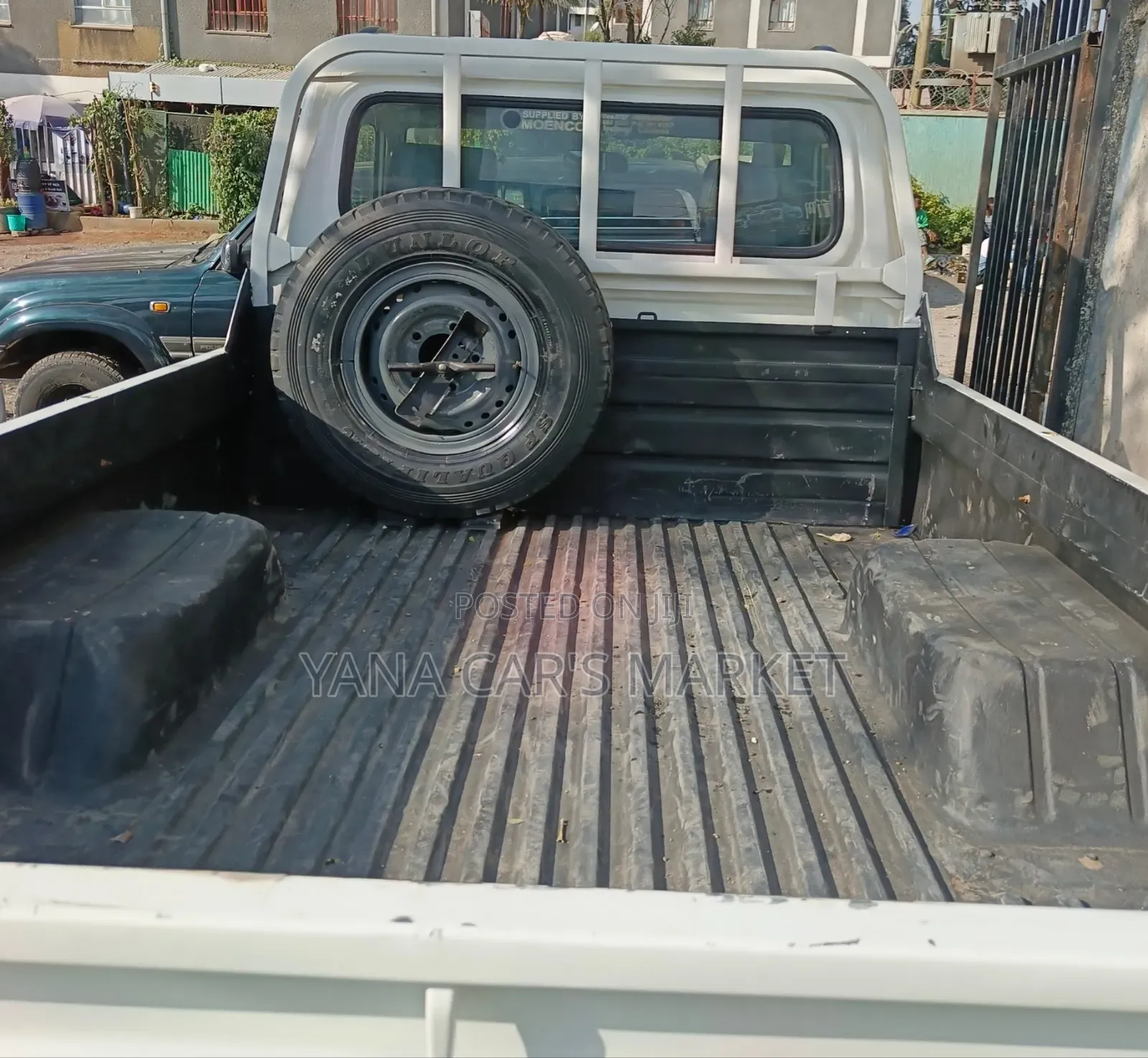 Toyota Land Cruiser 2012 White