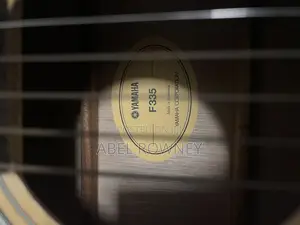 Yamaha F335 Acoustic Guitar