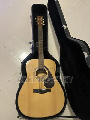 Yamaha F335 Acoustic Guitar