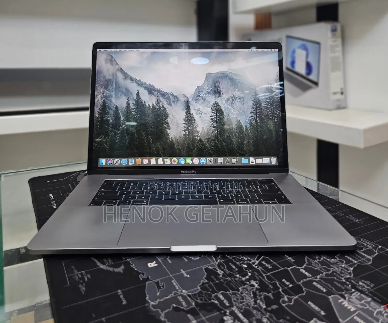 New Laptop Apple MacBook Pro 2019 16GB Intel Core I9 SSD 512GB