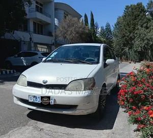 Toyota Platz 2002 White