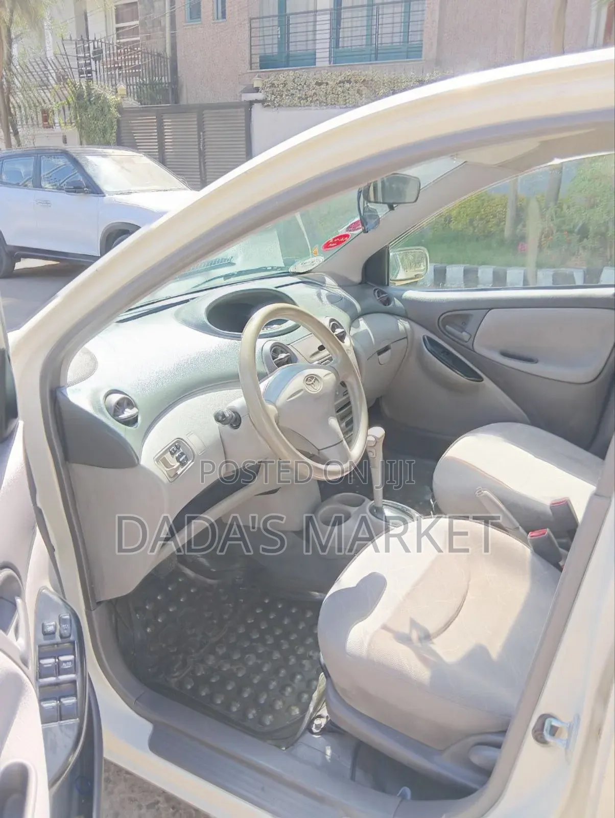 Toyota Platz 2002 White