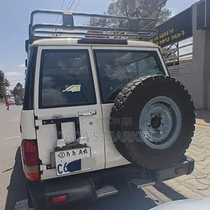 Toyota Land Cruiser 2018 White