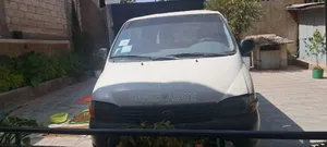 Toyota HiAce 2006 White