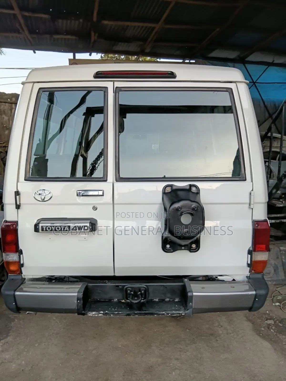 Toyota Land Cruiser 2013 White