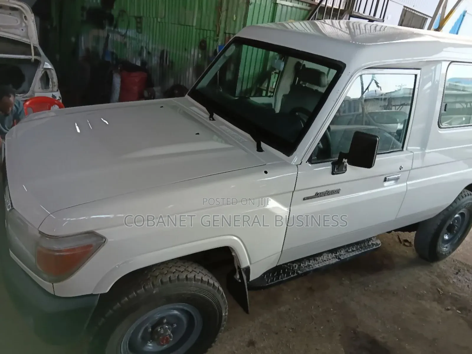 Toyota Land Cruiser 2013 White