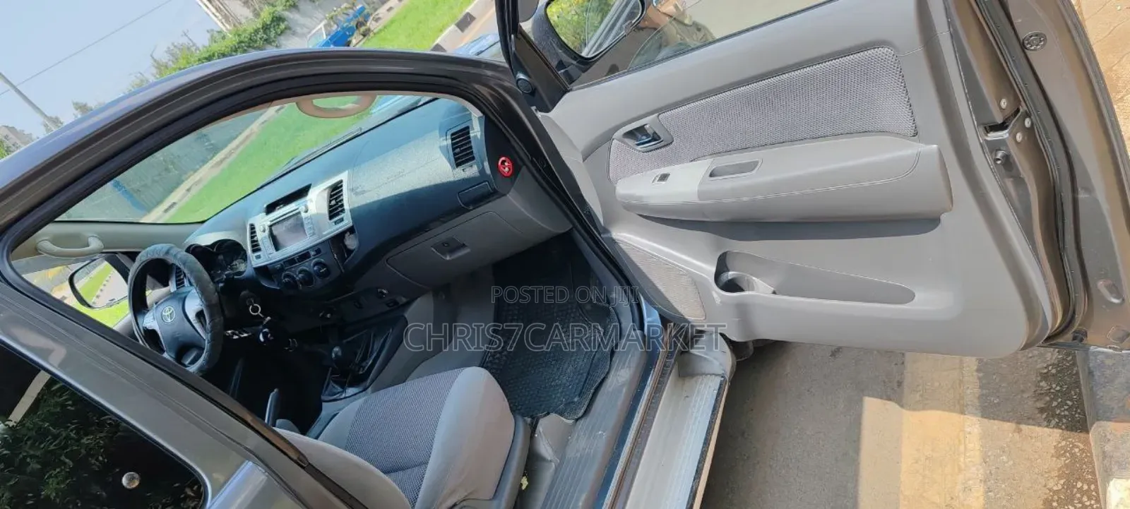 Toyota Hilux WORKMATE 4x4 2013 Gray