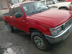 Toyota Hilux 2001 Red