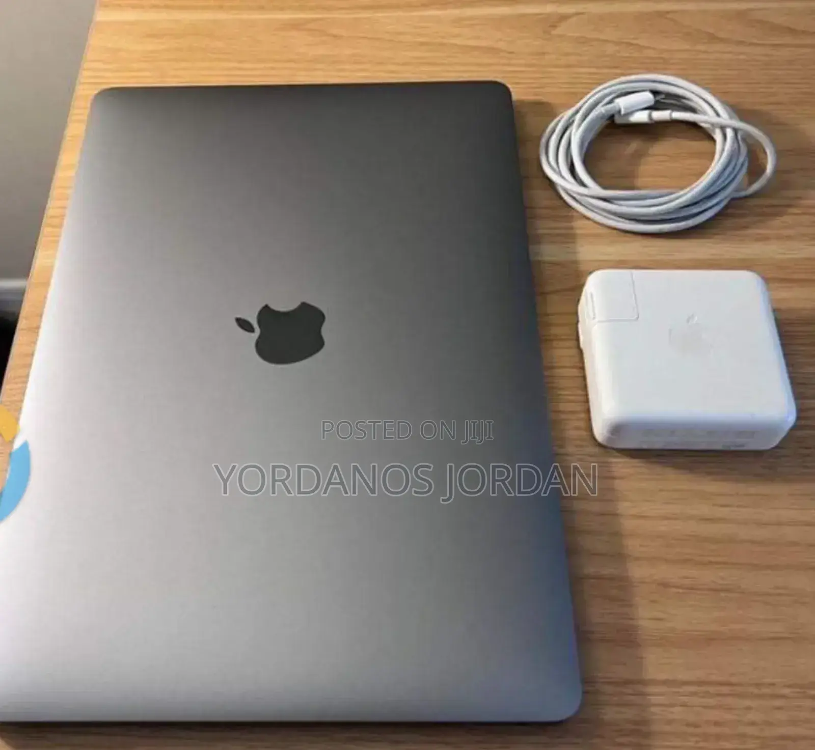 New Laptop Apple MacBook Pro M1 8GB Apple M1 Pro SSD 256GB