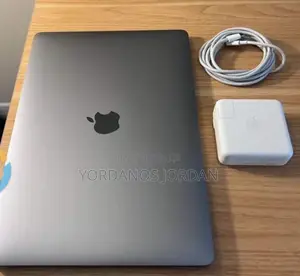 New Laptop Apple MacBook Pro M1 8GB Apple M1 Pro SSD 256GB
