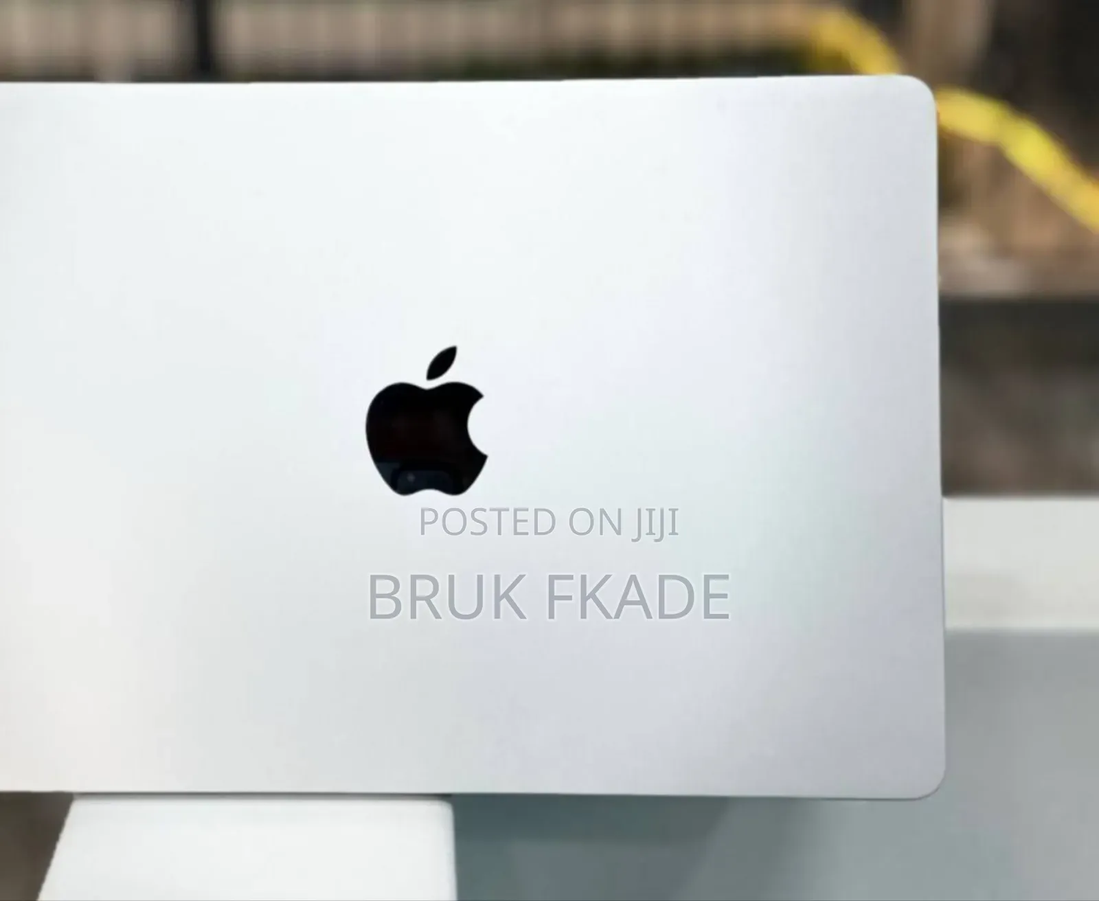 New Laptop Apple MacBook Air 2022 M2 8GB Apple M2 SSD 256GB