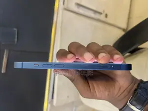 New Apple iPhone 13 128 GB Blue