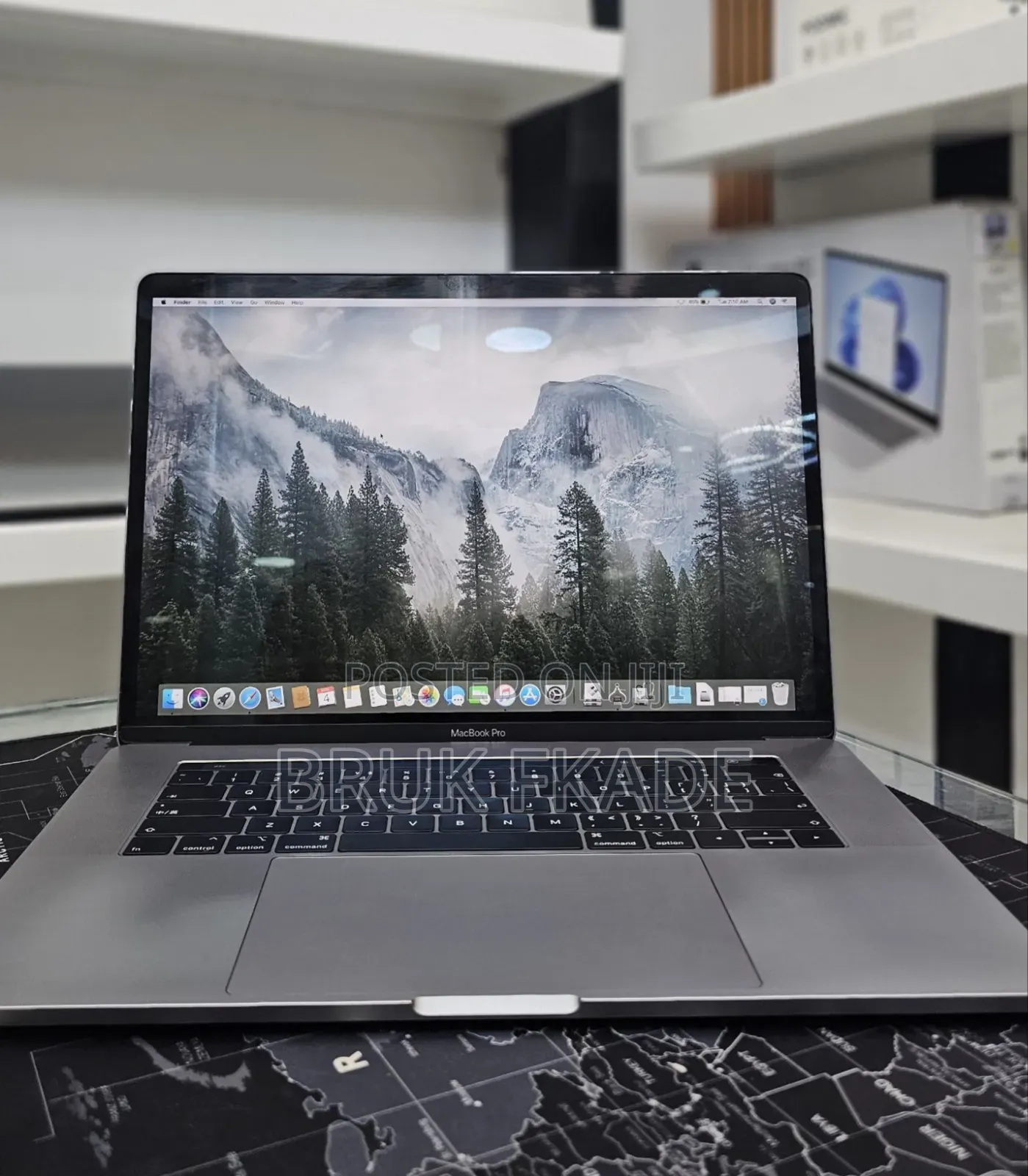 New Laptop Apple MacBook Pro 2019 16GB Intel Core I9 SSD 512GB