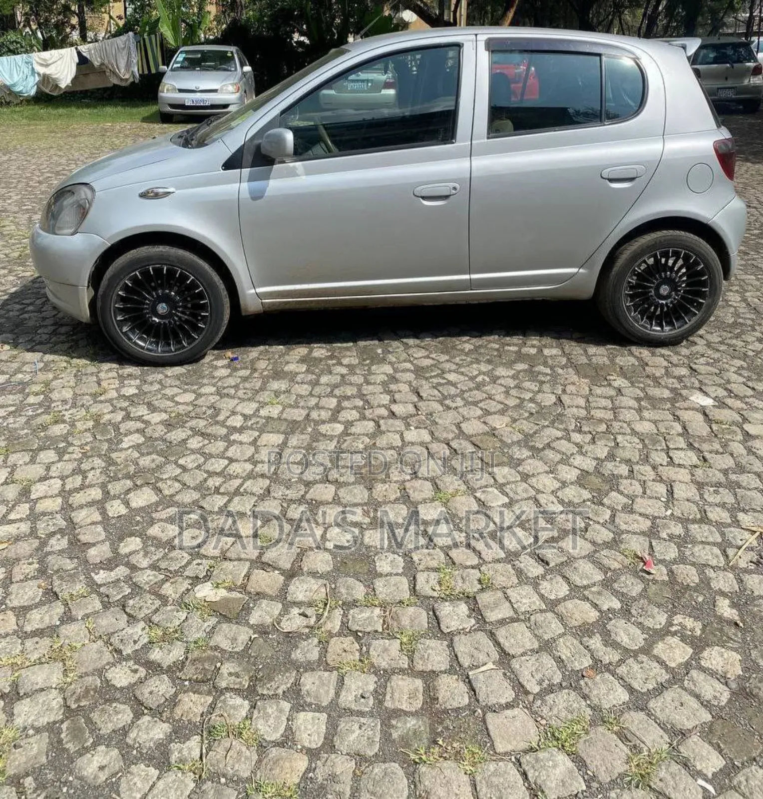 Toyota Vitz 2001 Silver