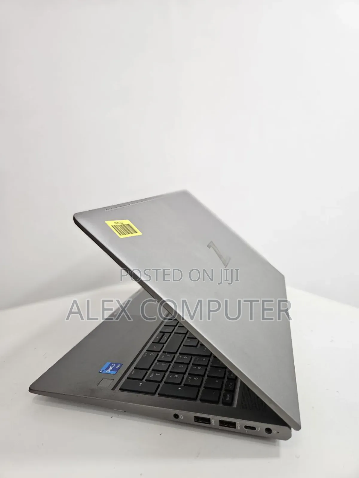 New Laptop HP ZBook Firefly G8 16GB Intel Core I7 SSD 512GB