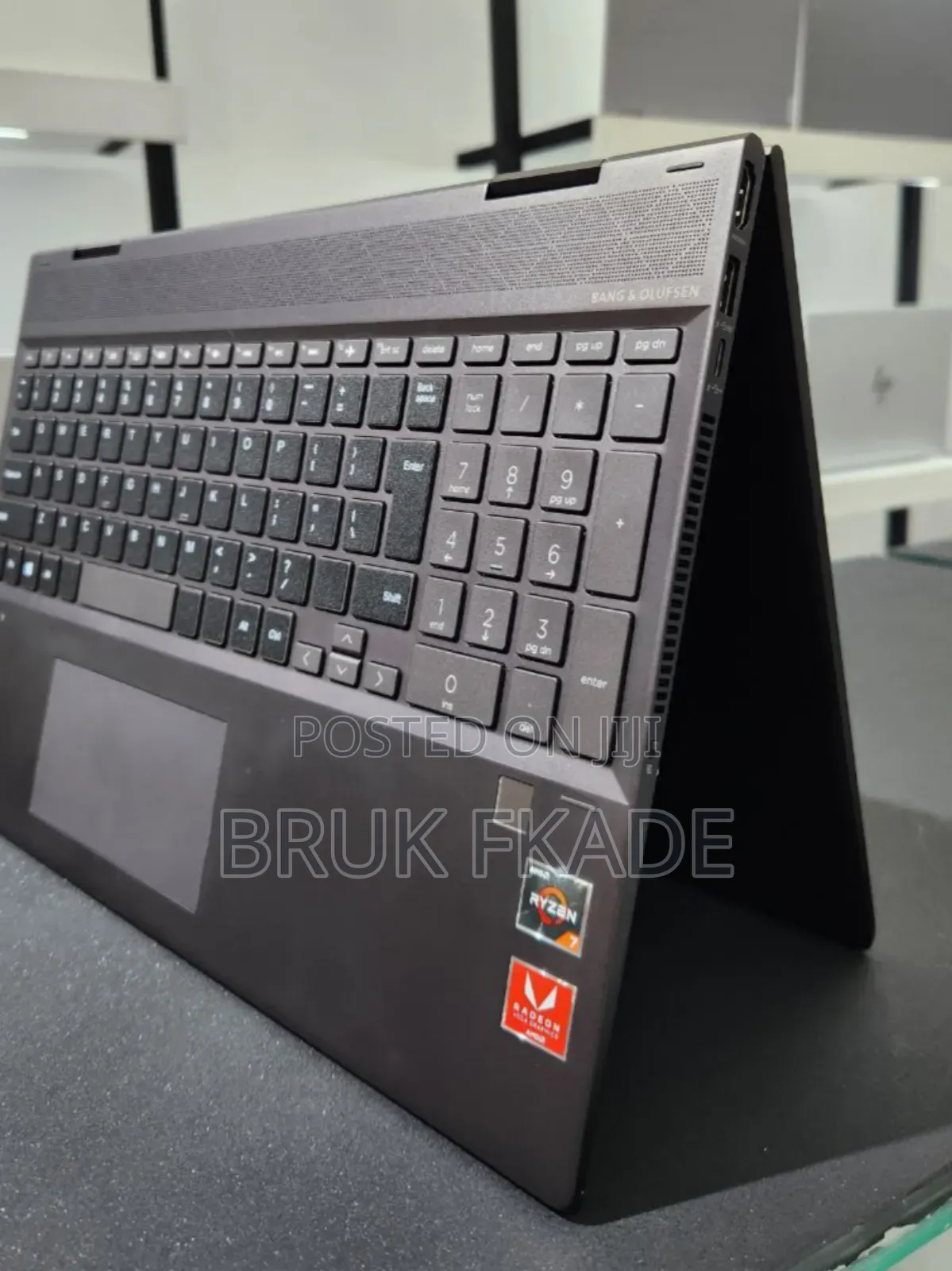 New Laptop HP Envy X360 8GB AMD Ryzen 7 SSD 256GB