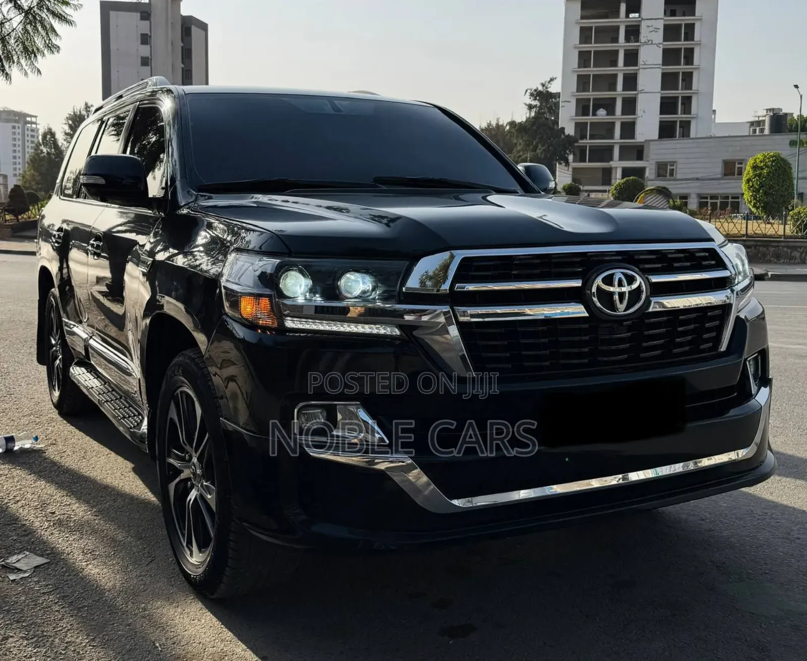 Toyota Land Cruiser 5.7 V8 2015 Matt Black