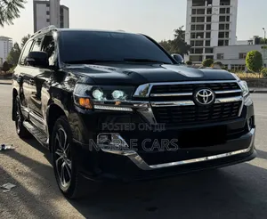 Toyota Land Cruiser 5.7 V8 2015 Matt Black