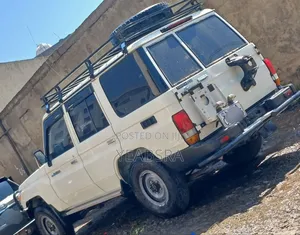 Toyota Land Cruiser 2018 White