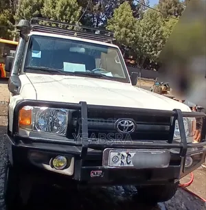 Toyota Land Cruiser 2018 White