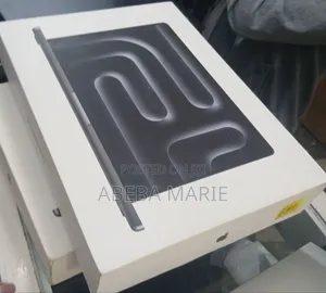 New Laptop Apple Macbook Pro 2025 M5 14-Inch 16GB Apple M5 SSD 1T