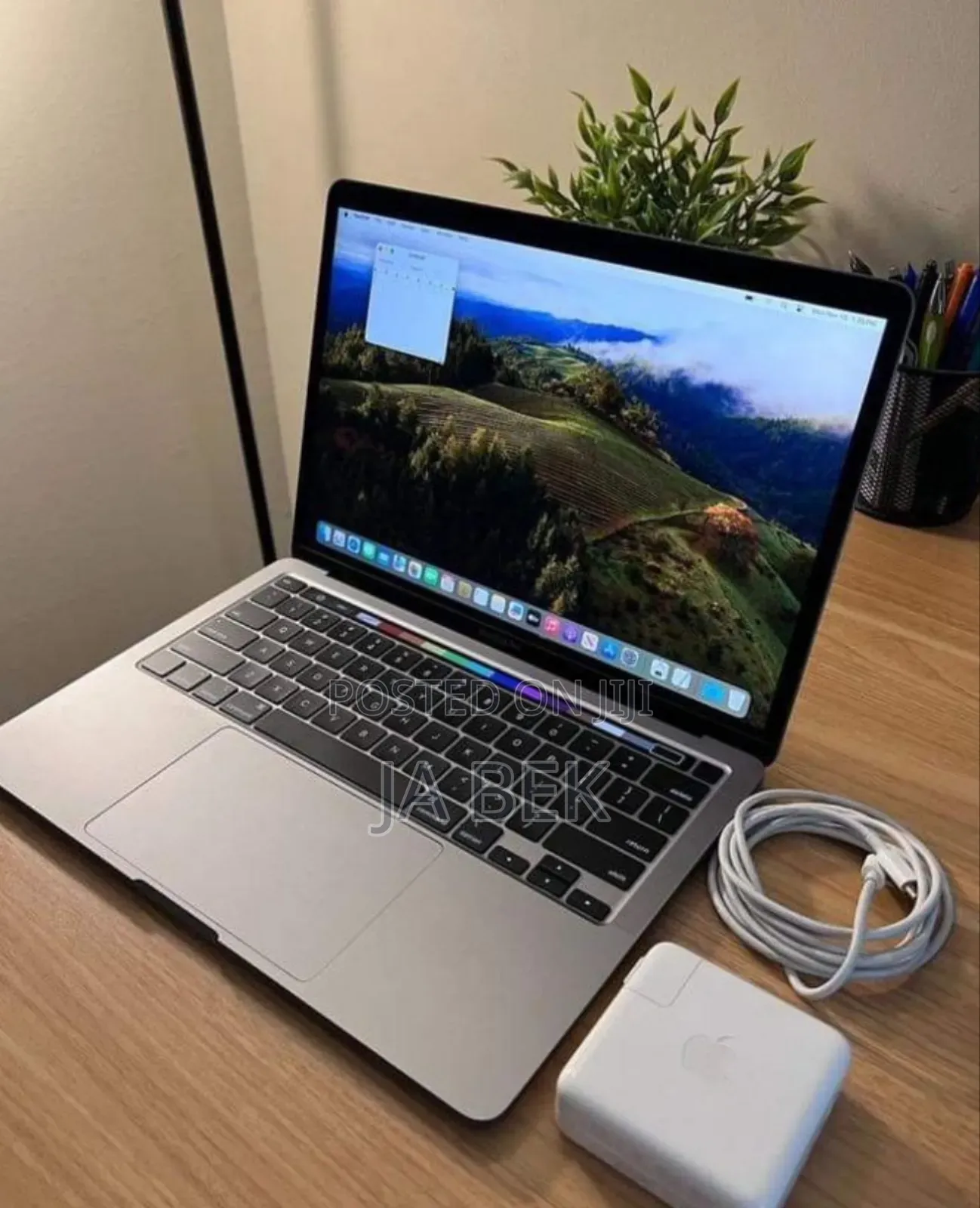 New Laptop Apple MacBook Pro M1 8GB Apple M1 Pro SSD 256GB