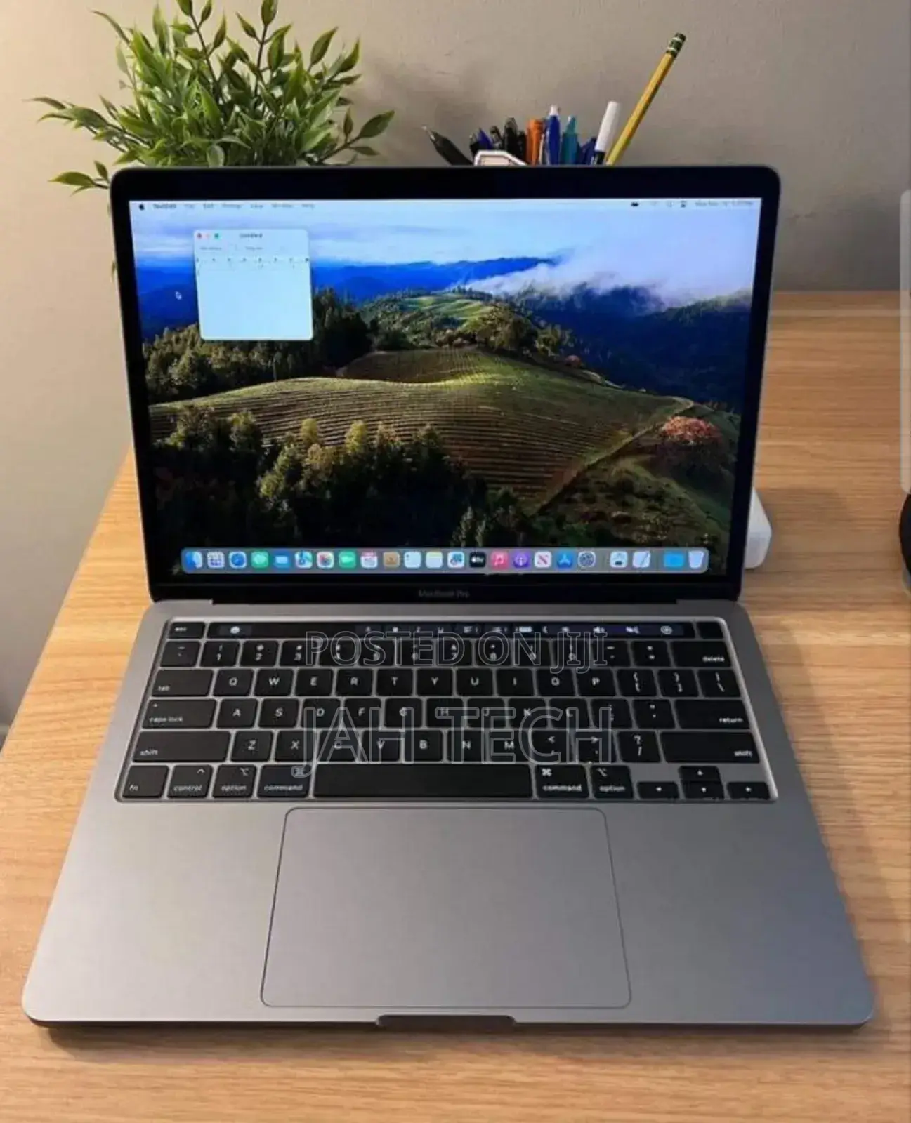 New Laptop Apple MacBook Pro M1 8GB Apple M1 Pro SSD 256GB