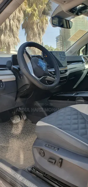 New Volkswagen ID.6 2024 Gold