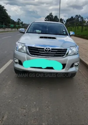 Toyota Hilux 2012 Silver
