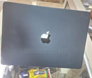 New Laptop Apple MacBook Air 2025 M4 13-Inch 16GB Apple M4 SSD 256GB