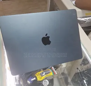 New Laptop Apple MacBook Air 2025 M4 13-Inch 16GB Apple M4 SSD 256GB