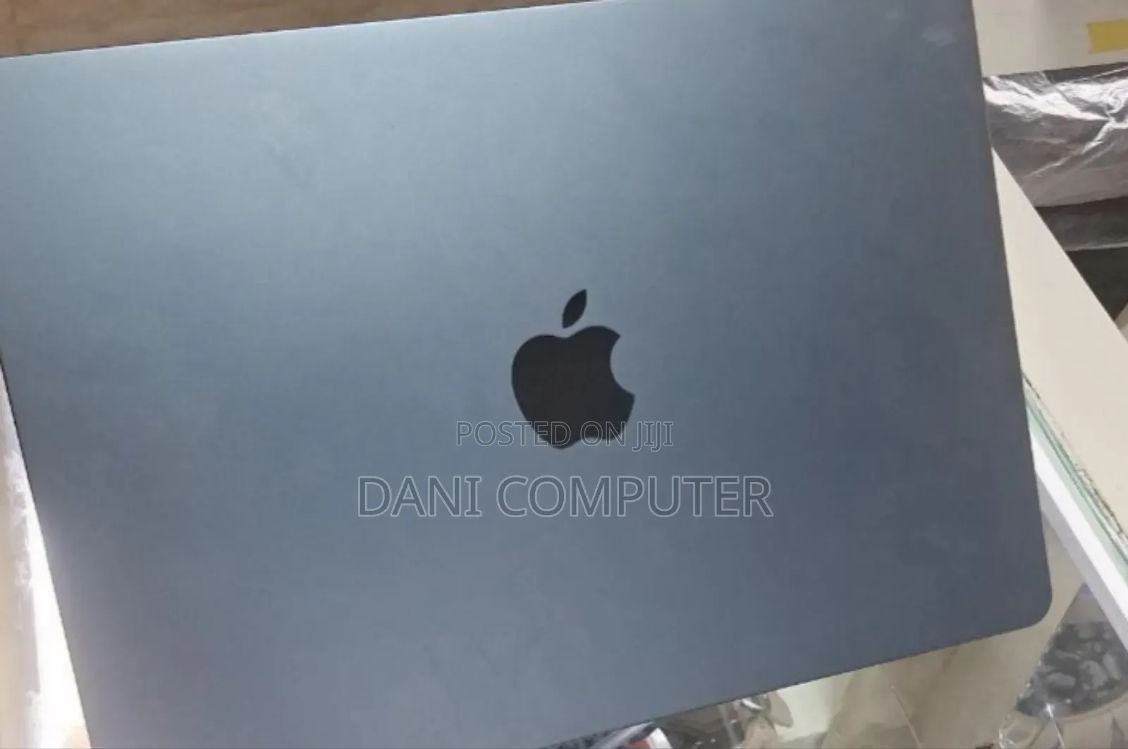 New Apple MacBook Air 2025 M4 13-Inch 16GB Apple M4 Max SSD 256GB