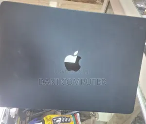 New Apple MacBook Air 2025 M4 13-Inch 16GB Apple M4 Max SSD 256GB