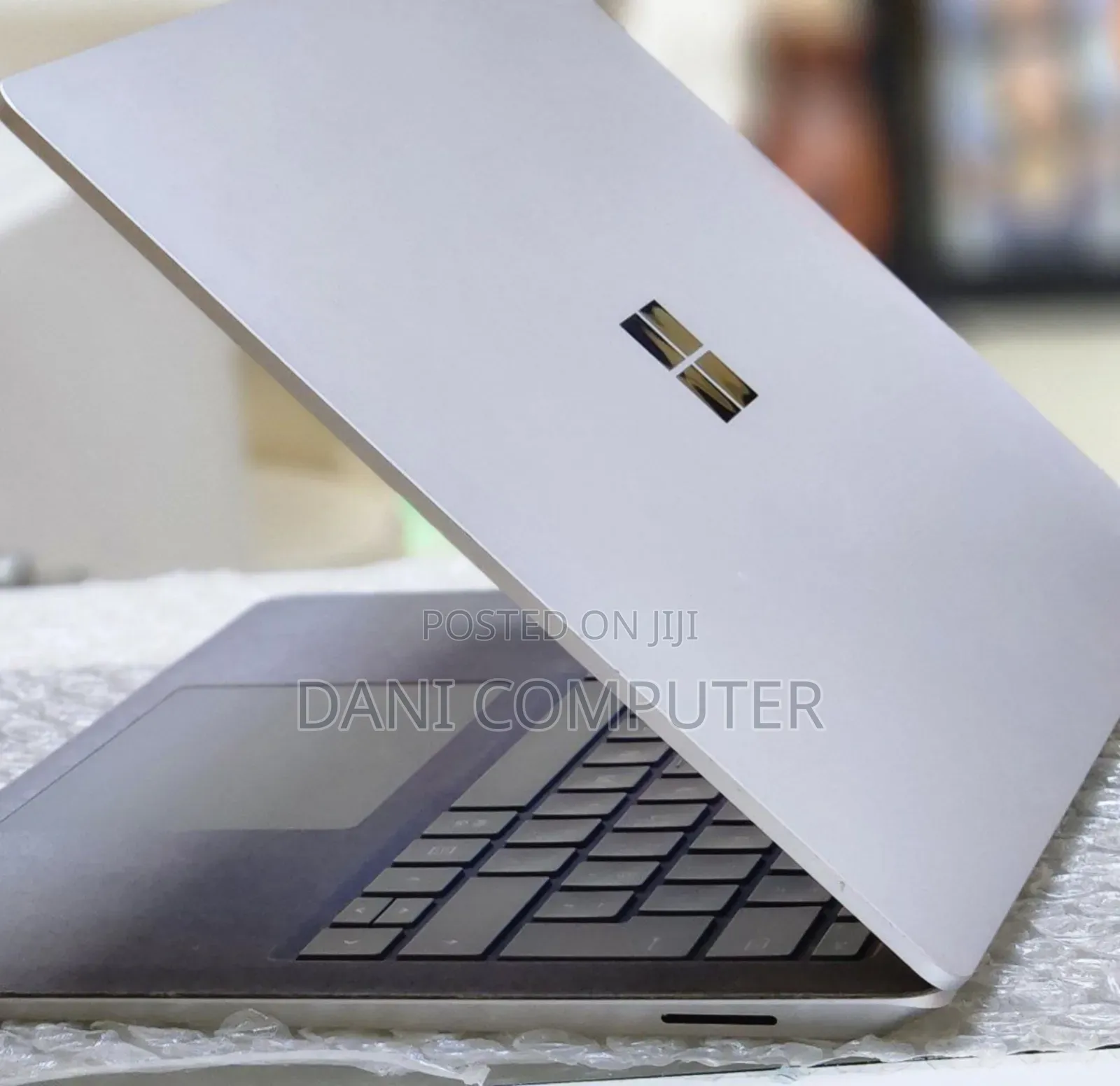 New Laptop Microsoft Surface 8GB Intel Core I5 SSD 512GB